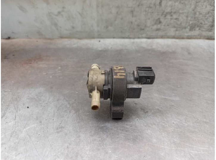 Recambio de electrovalvula vacio para mercedes-benz clk (c208) clk 200 kompressor (208.344) referencia OEM IAM 0004701693