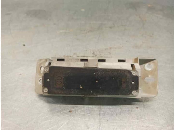Recambio de pantalla multifuncion para jeep cherokee (xj) 2.5 td 4x4 referencia OEM IAM 56009613