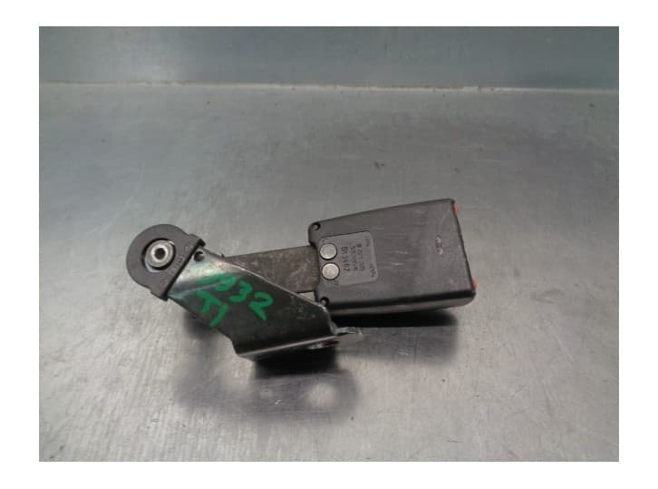 Recambio de enganche cinturon trasero izquierdo para bmw 7 (e65, e66, e67) 730 d referencia OEM IAM 72118223323 TRA IZQ ,