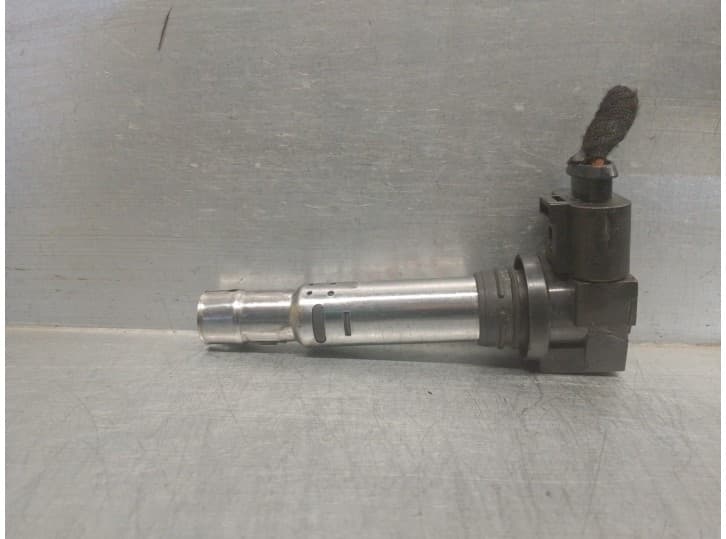 Recambio de bobina encendido para volkswagen golf v variant (1k5) 1.4 tsi referencia OEM IAM 0986221023 0986221023 BOSCH