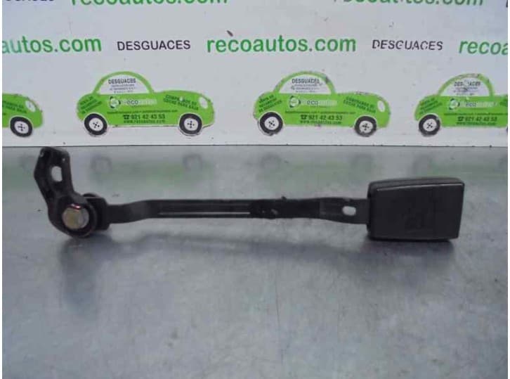 Recambio de enganche cinturon delantero izquierdo para audi allroad c5 (4bh) 2.5 tdi quattro referencia OEM IAM 4B0857755J