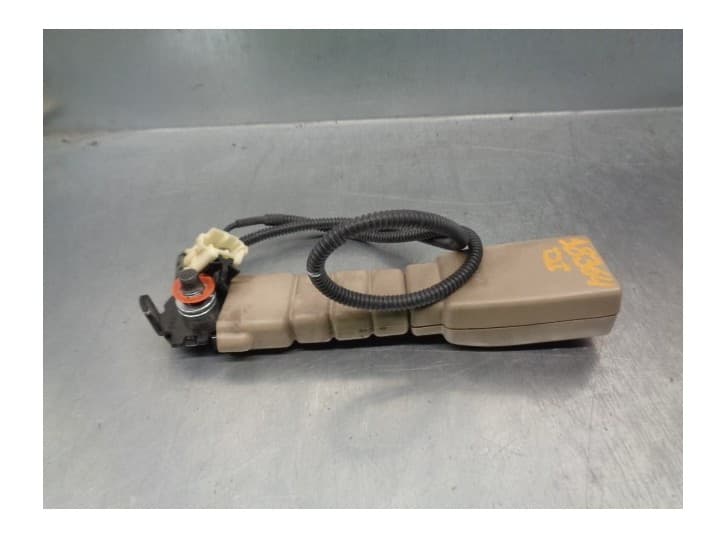 Recambio de enganche cinturon delantero izquierdo para kia carnival / grand carnival iii (vq) 2.9 crdi referencia OEM IAM 888304