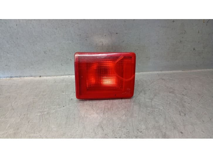 Recambio de faro antiniebla trasero izquierdo para peugeot 407 sw (6e_, 6d_) 2.0 hdi 135 referencia OEM IAM 9646507480 6350T4