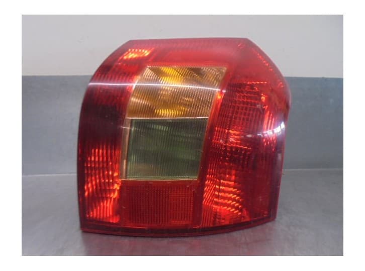 Recambio de piloto trasero derecho para toyota corolla (_e12_) 1.6 vvt-i (zze121_) referencia OEM IAM 8155113610 5 PUERTAS