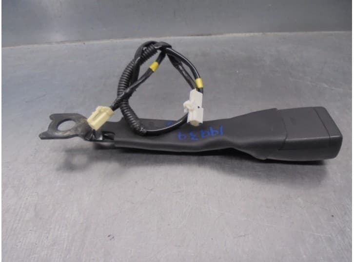 Recambio de enganche cinturon delantero derecho para toyota aygo (_b1_) 1.0 (kgb10_) referencia OEM IAM 732300H030B0 2 Y 2 PINES