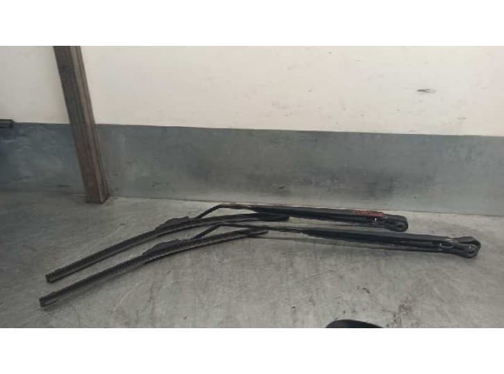 Recambio de brazo limpia delantero derecho para citroën c3 pluriel (hb_) 1.6 referencia OEM IAM 6429W1