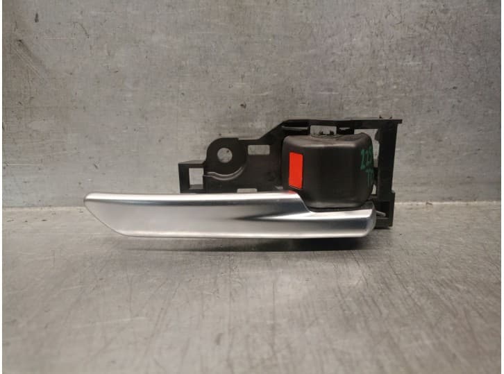 Recambio de maneta interior trasera derecha para toyota rav 4 v (_a5_, _h5_) 2.5 hybrid awd (axah54) referencia OEM IAM 69205331
