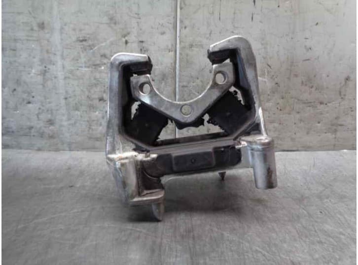 Recambio de soporte motor trasero para opel vectra b hatchback (j96) 1.6 i 16v (f68) referencia OEM IAM 5682507