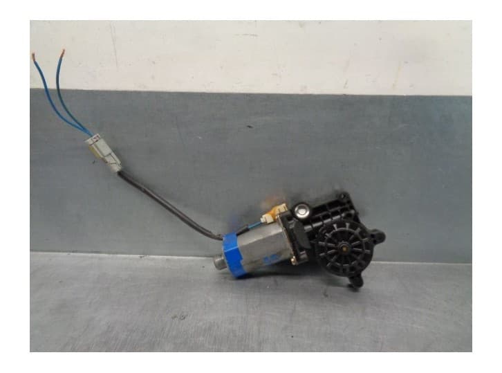 Recambio de motor elevalunas delantero derecho para honda accord v (ce, cf_, cd) 1.8 i (ce7) referencia OEM IAM 0130821627 2 PIN