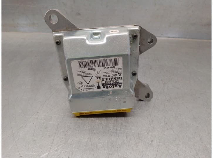 Recambio de centralita airbag para renault laguna ii (bg0/1_) 2.2 dci (bg0f) referencia OEM IAM 8200138952 601958800 AUTOLIV