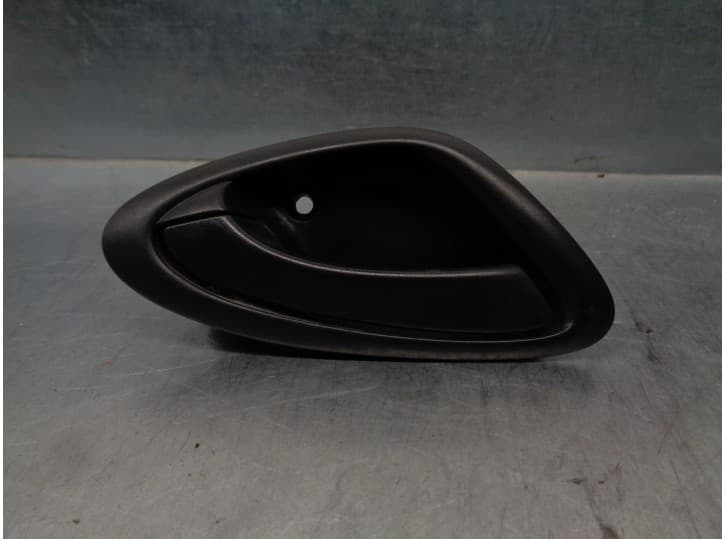 Recambio de maneta interior delantera izquierda para honda jazz ii (gd_, ge3, ge2) 1.2 i-dsi (gd5, ge2) referencia OEM IAM 72160