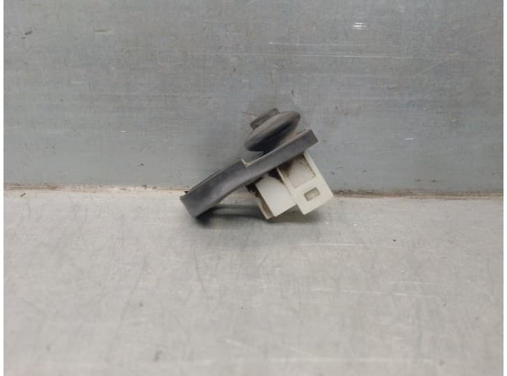 Recambio de interruptor para ssangyong rodius i 2.7 xdi referencia OEM IAM 8573008000 8573008000