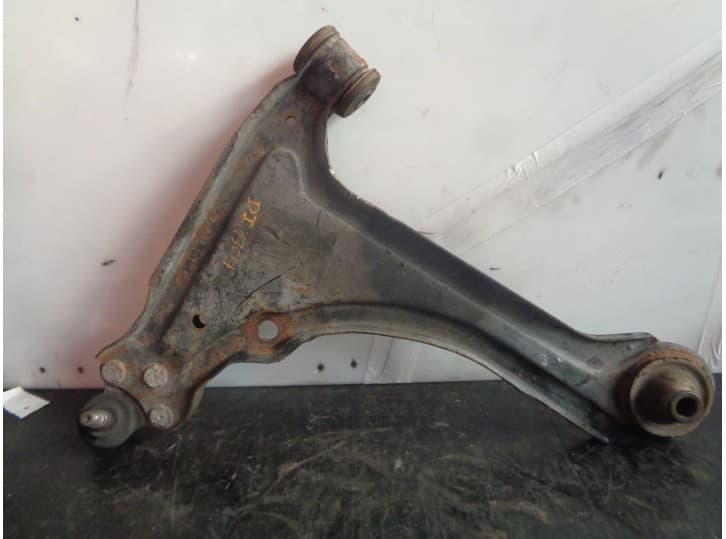 Recambio de brazo suspension inferior delantero izquierdo para opel calibra a (c89) 2.0 i (m07) referencia OEM IAM 352077