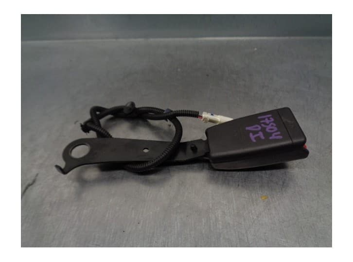Recambio de enganche cinturon delantero izquierdo para honda accord viii station wagon (cw) 2.2 i-dtec (cw3) referencia OEM IAM