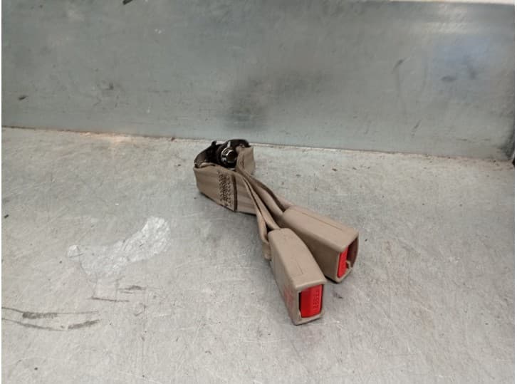 Recambio de enganche cinturon trasero izquierdo para ssangyong kyron 2.0 xdi referencia OEM IAM 06G76 TRA IZQ + CENT 5 PUERTAS