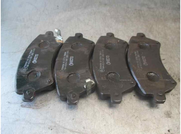 Recambio de pastillas de freno para toyota corolla (_e12_) 1.6 vvt-i (zze121_) referencia OEM IAM NECTO