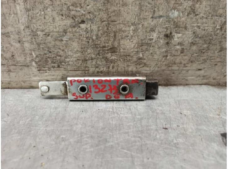 Recambio de cerradura puerta trasera derecha para nissan trade furgoneta 100 referencia OEM IAM 3474218 PORTON SUPERIOR
