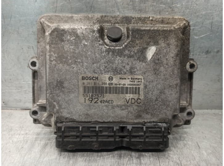 Recambio de centralita motor uce para fiat stilo (192_) 1.9 jtd (192_xe1a) referencia OEM IAM 55187571 0281011398 BOSCH