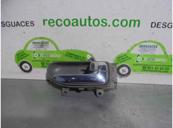 Recambio de maneta interior trasera derecha para nissan x-trail ii (t31) 2.0 dci referencia OEM IAM 2664057