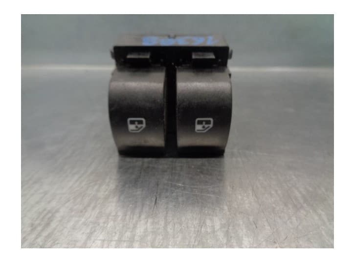 Recambio de mando elevalunas delantero izquierdo para lancia ypsilon (312_) 1.2 (312.pxa1a, 312.yxa1a) referencia OEM IAM 735531