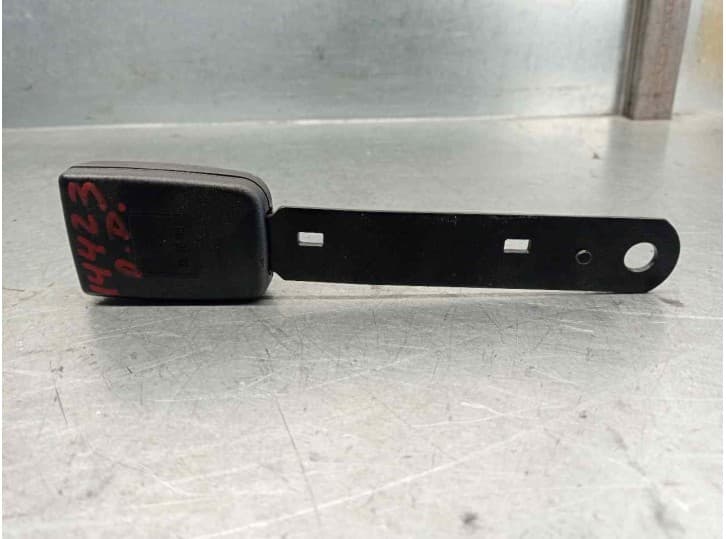 Recambio de enganche cinturon delantero derecho para ford galaxy i (wgr) 1.9 tdi referencia OEM IAM SIN REFE DEL DER 5 PUERTAS