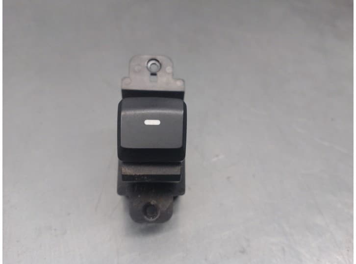 Recambio de mando elevalunas delantero derecho para hyundai i20 ii (gb, ib) 1.2 referencia OEM IAM 93580C8000