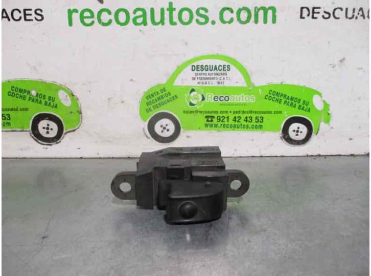 Recambio de mando elevalunas delantero derecho para hyundai h-1 / starex autobús (a1) 2.5 crdi referencia OEM IAM 935804A000