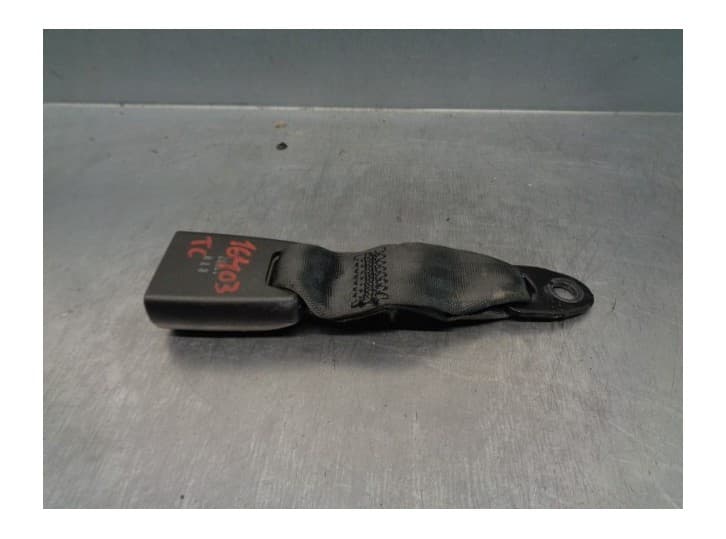 Recambio de enganche cinturon trasero central para chevrolet captiva (c100, c140) 2.2 d referencia OEM IAM 20917572 TRAS CENT.