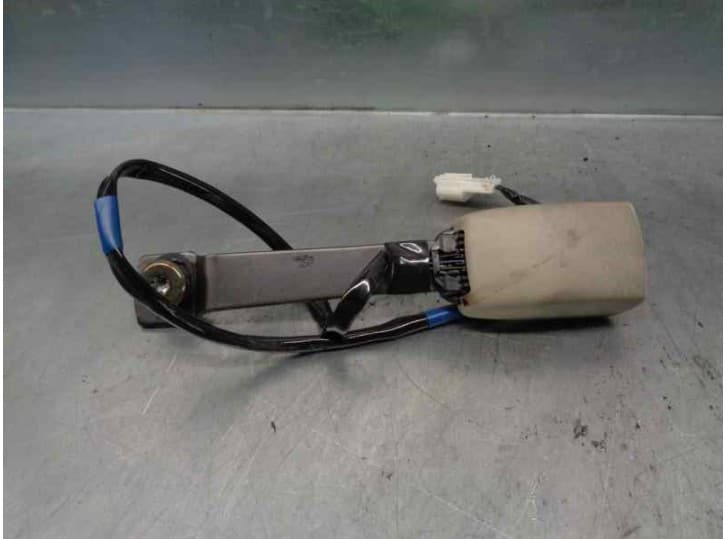 Recambio de enganche cinturon delantero derecho para subaru legacy iv station wagon (bp) 3.0 r awd (bpe) referencia OEM IAM TKAB