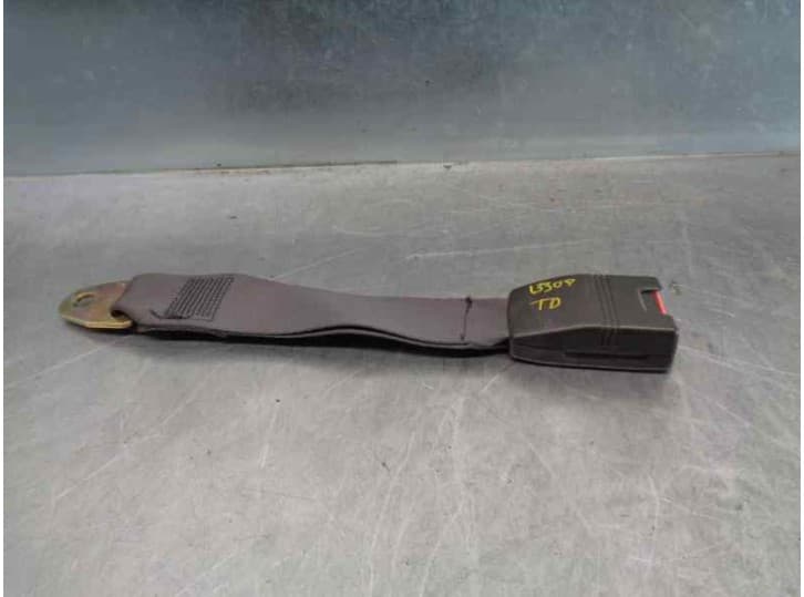 Recambio de enganche cinturon trasero derecho para rover 100 / metro hatchback (xp) 111 c/l/s referencia OEM IAM EVL10110
