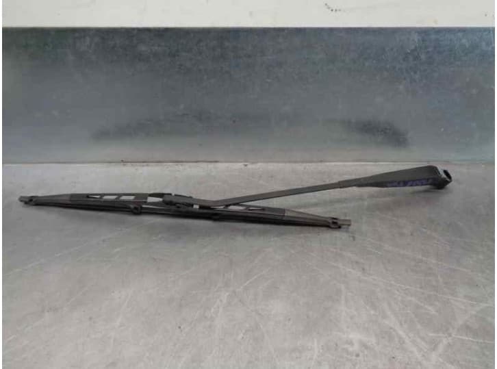 Recambio de brazo limpia trasero para rover 100 / metro hatchback (xp) 111 c/l/s referencia OEM IAM