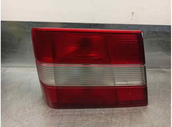 Recambio de piloto trasero porton izquierdo para volvo 940 (944) 2.3 referencia OEM IAM 3534092