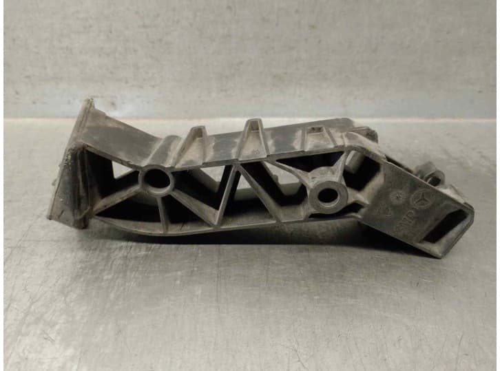 Recambio de molduras delanteras para mercedes-benz vito tourer (w447) 116 cdi (447.701, 447.703, 447.705) referencia OEM IAM A44