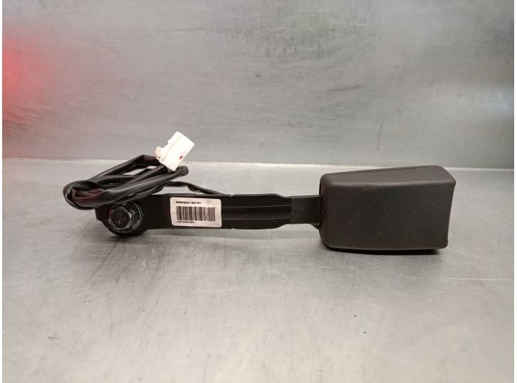 Recambio de enganche cinturon delantero izquierdo para hyundai h350 furgoneta 2.5 crdi referencia OEM IAM 8988959100TRY