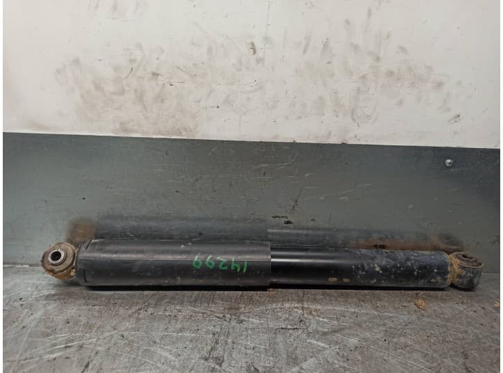 Recambio de amortiguador trasero izquierdo para jeep cherokee (kj) 2.8 crd 4x4 referencia OEM IAM 52088573AE