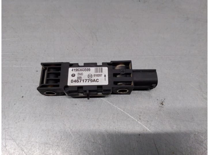 Recambio de sensor impacto para jeep grand cherokee iii (wh, wk) 3.0 crd 4x4 referencia OEM IAM 04671779AC