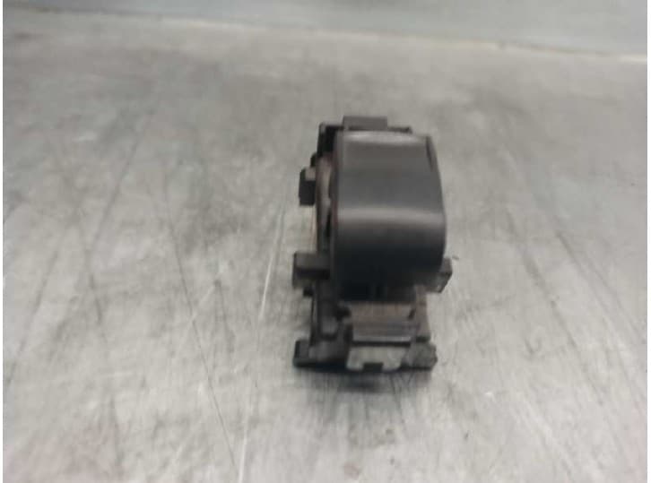 Recambio de mando elevalunas trasero derecho para toyota rav 4 iii (_a3_) 2.2 d 4wd (ala30_) referencia OEM IAM 8292D96