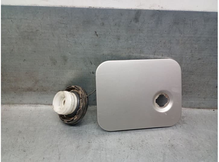 Recambio de tapa exterior combustible para santana 300/350 1.6 hdi 4x4 referencia OEM IAM 9HX 9HX