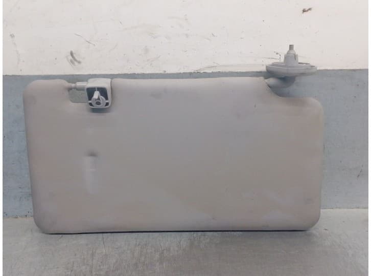 Recambio de parasol derecho para nissan atleon nissan atleon referencia OEM IAM 96402LA70A 96402LA70A