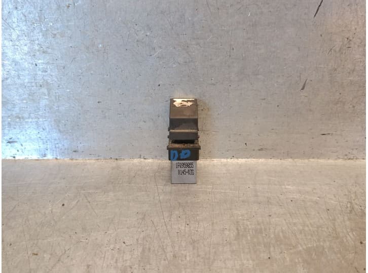 Recambio de mando elevalunas delantero derecho para volkswagen golf v (1k1) 1.9 tdi referencia OEM IAM 1F0959855 7L6959833B