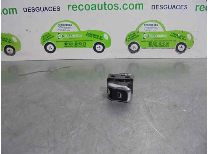 Recambio de mando elevalunas trasero izquierdo para audi a3 sportback (8va, 8vf) 1.6 tdi referencia OEM IAM 8V0959855A