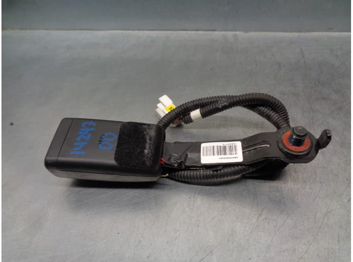 Recambio de enganche cinturon delantero derecho para hyundai i30 (gd) 1.4 crdi referencia OEM IAM 88840A600RY 2 PIN