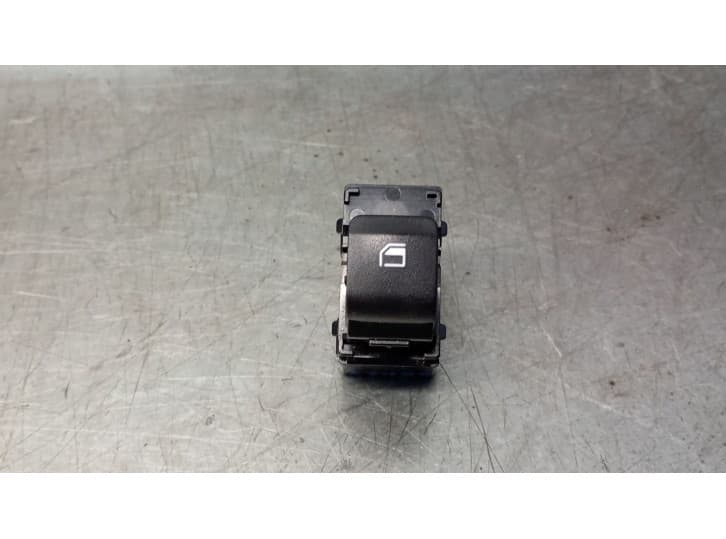 Recambio de mando elevalunas delantero derecho para hyundai bayon (bc3) 1.0 t-gdi 48v-hybrid referencia OEM IAM 93581Q0000 93581