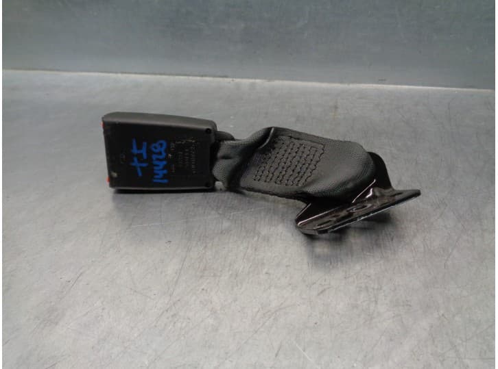 Recambio de enganche cinturon trasero izquierdo para fiat 500 (312_) 1.2 (312axa1a) referencia OEM IAM 735457225 34045525