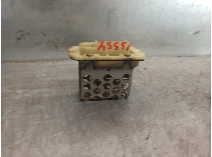 Recambio de resistencia calefaccion para chrysler voyager (rg) 2.5 crd cat referencia OEM IAM F884028A