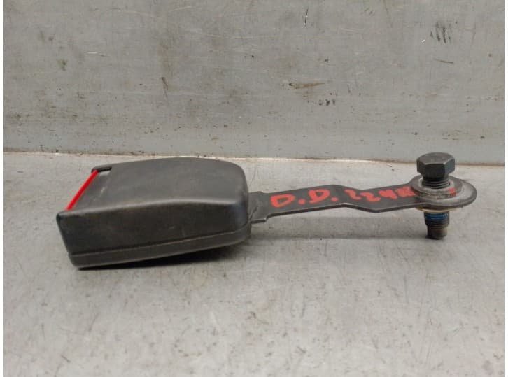 Recambio de enganche cinturon delantero derecho para santana 300/350 1.6 hdi 4x4 referencia OEM IAM 9HX