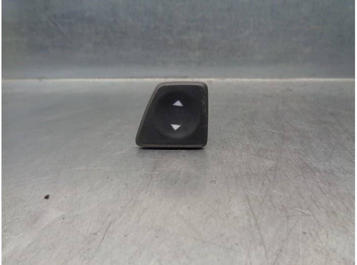 Recambio de mando elevalunas delantero derecho para fiat 500 (312_) 1.2 (312axa1a) referencia OEM IAM 735450602