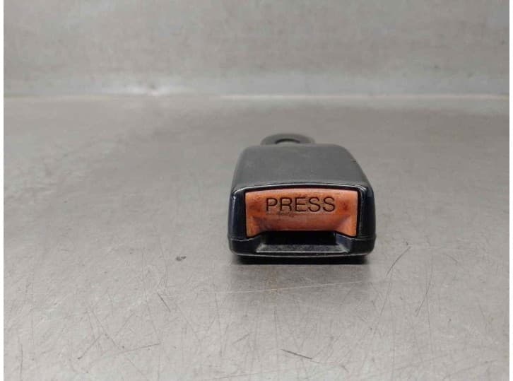 Recambio de enganche cinturon delantero izquierdo para nissan vanette cargo furgoneta (hc 23) 2.3 d referencia OEM IAM 868427C40