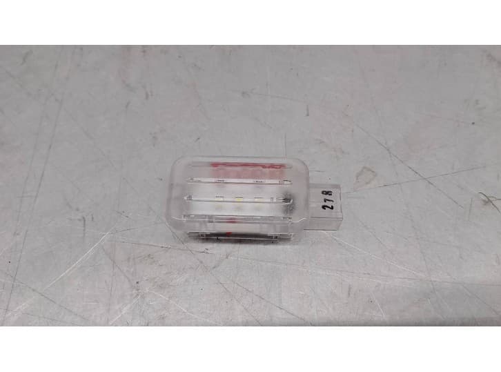 Recambio de luz interior para land rover range rover velar (l560) 2.0 d180 td4 4x4 referencia OEM IAM LR034050