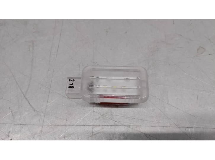 Recambio de luz interior para land rover range rover velar (l560) 2.0 d180 td4 4x4 referencia OEM IAM LR034050